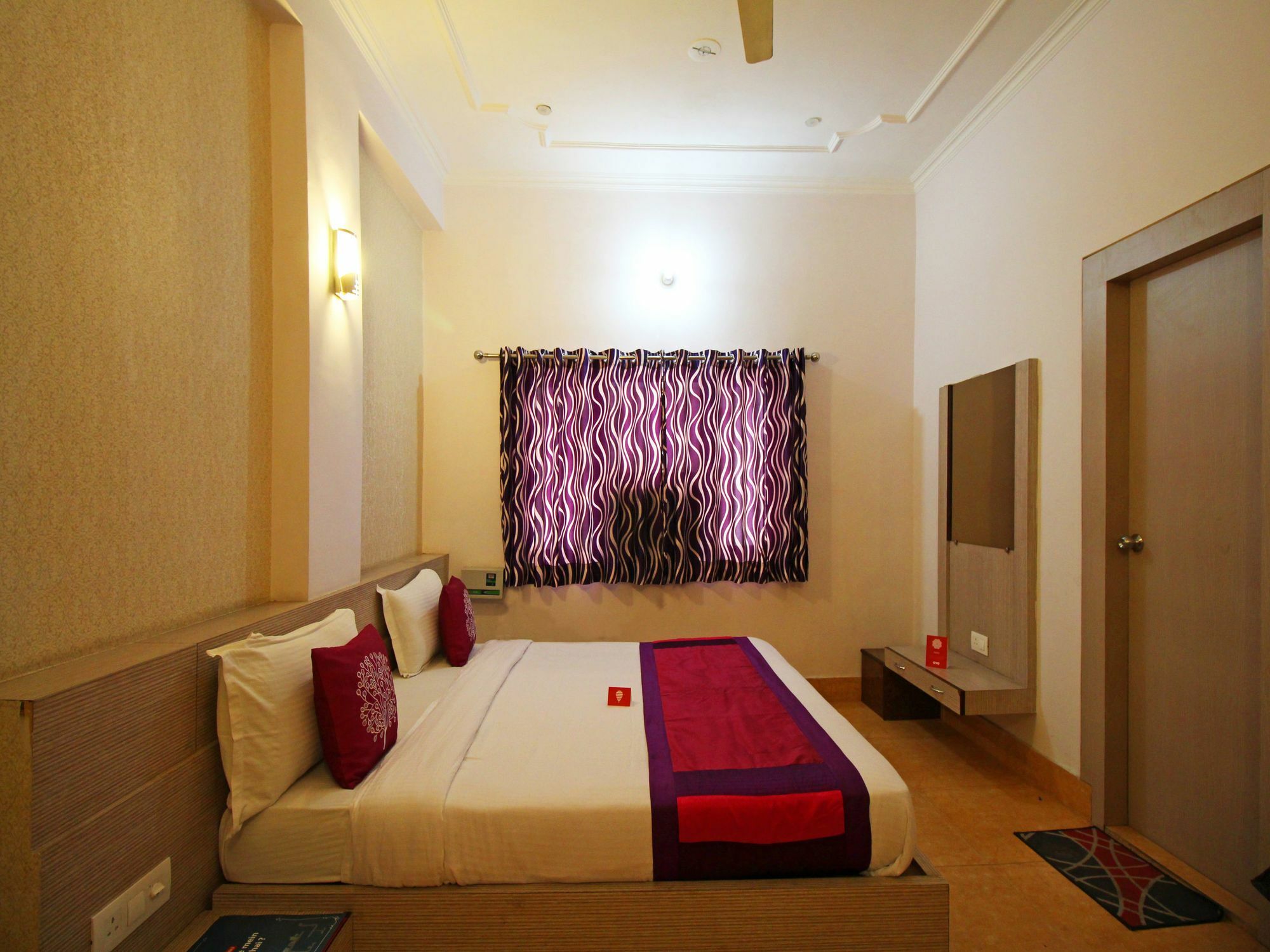 Oyo 4398 Hotel Rajat Grand 瓦拉纳西 外观 照片